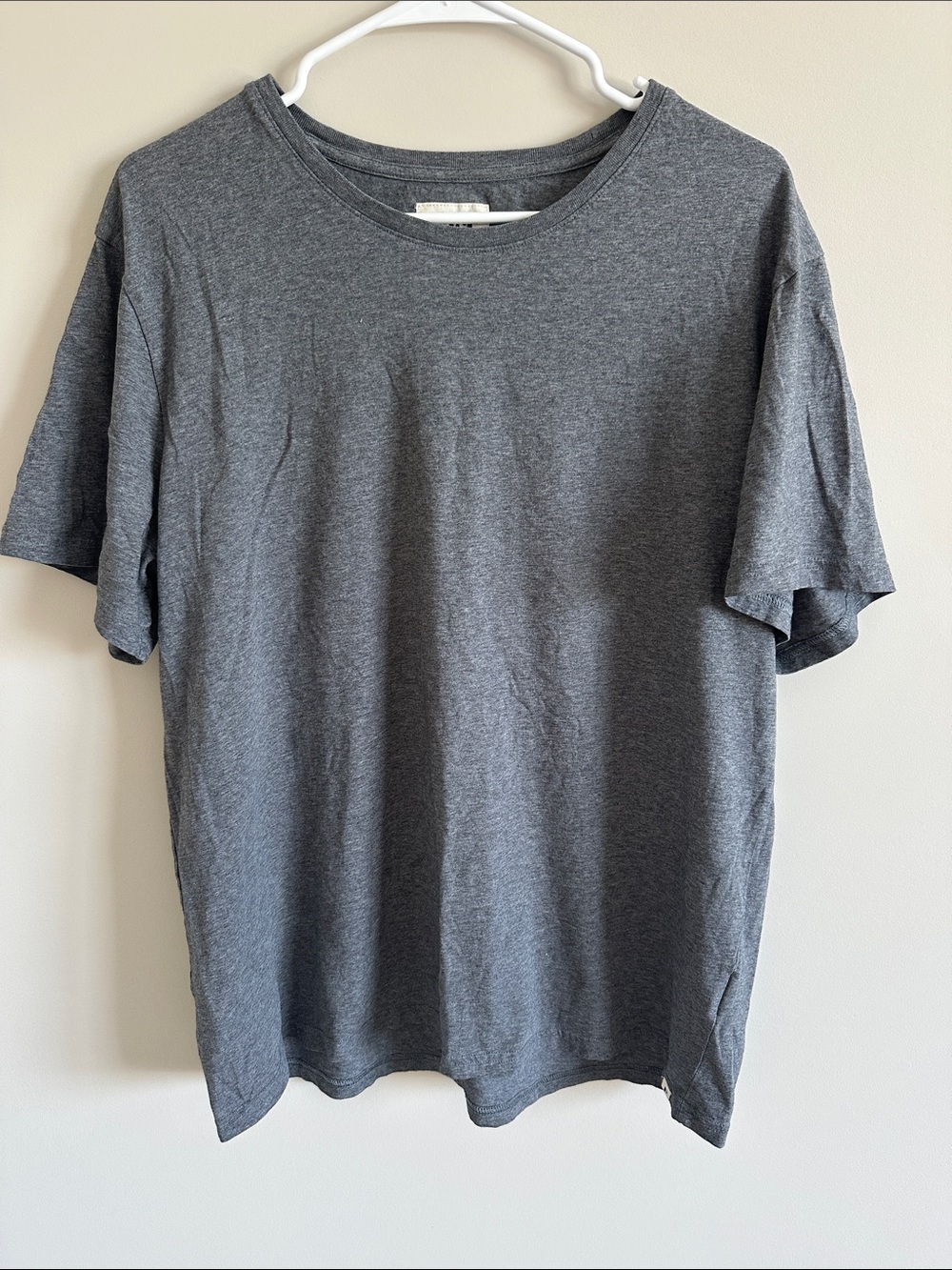 Pact Organic Cotton Men's Crew Neck T-Shirt in Charcoal Gray